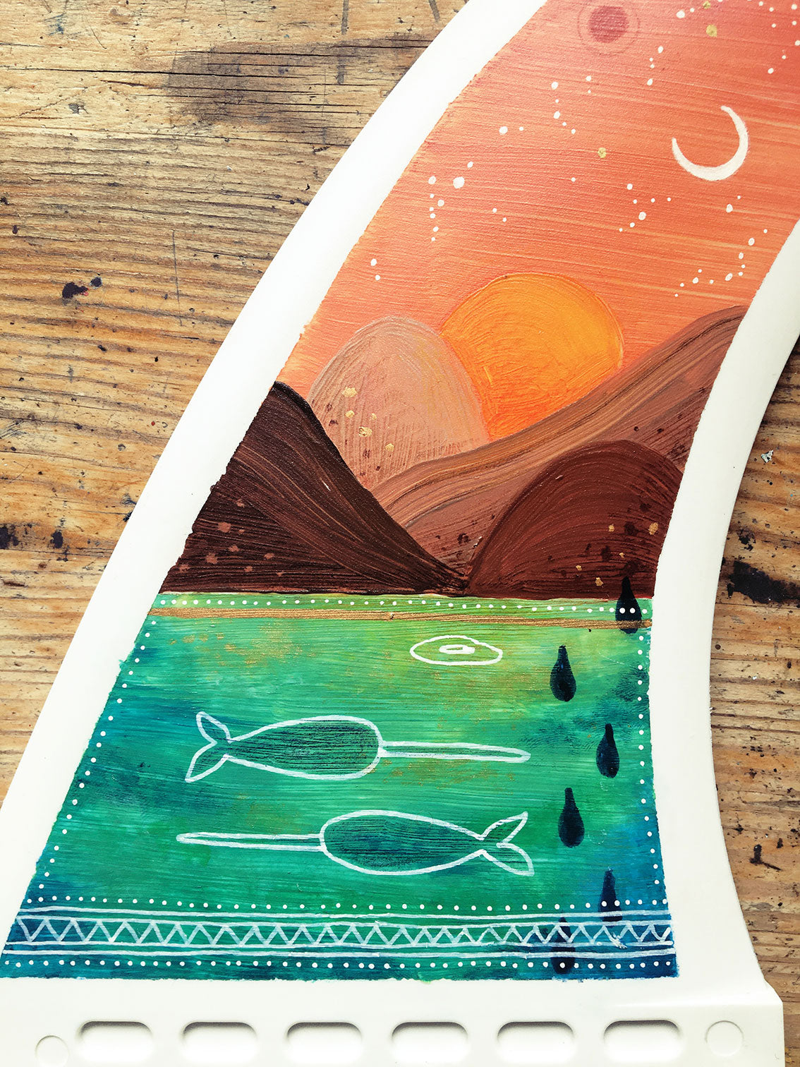 surf-art-on-longboard-surf-single-fin-by-maia-walczak