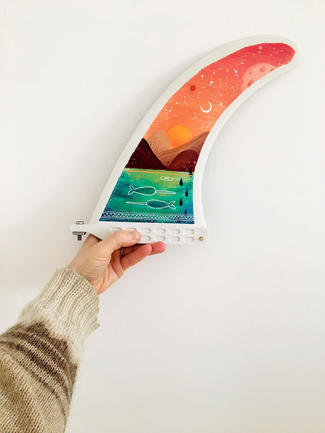 surf-art-on-longboard-surf-single-fin-by-maia-walczak